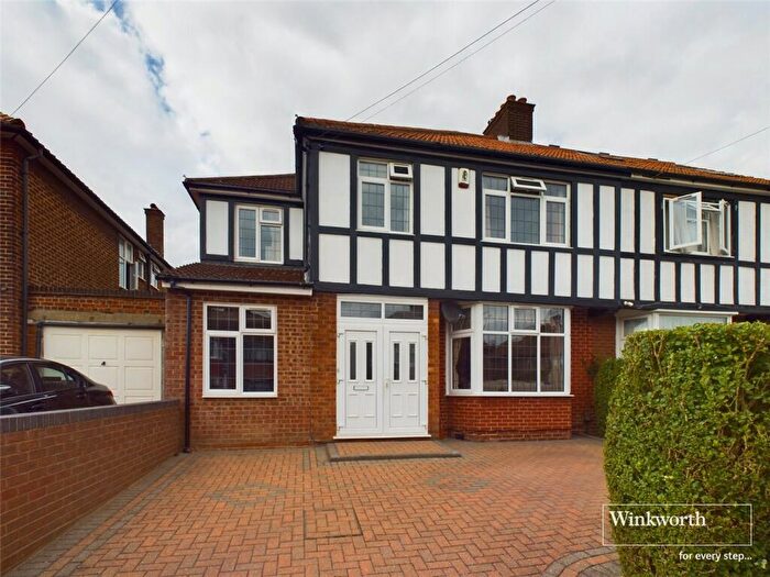 5 Bedroom Semi Detached House For Sale In Coniston Gardens, Kingsbury, London, NW9