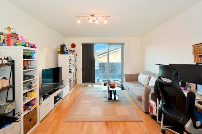 1 Bedroom Flat To Rent In Blenheim Apartments, Cable Street, E1