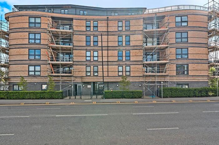 2 Bedroom Flat To Rent In Slough, Berkshire, SL1