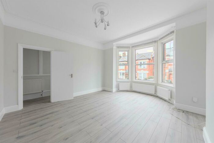 2 Bedroom Maisonette To Rent In Casewick Road, London, SE27