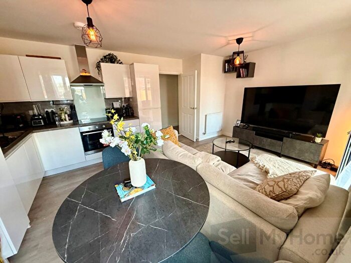 2 Bedroom Flat For Sale In Pingle Wharf Approach, Leicester, LE3