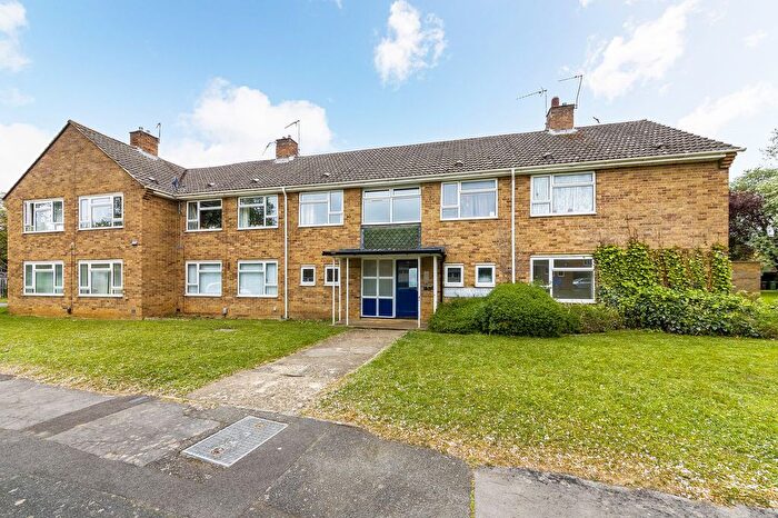 1 Bedroom Flat For Sale In Dorchester Crescent, Abingdon, OX14