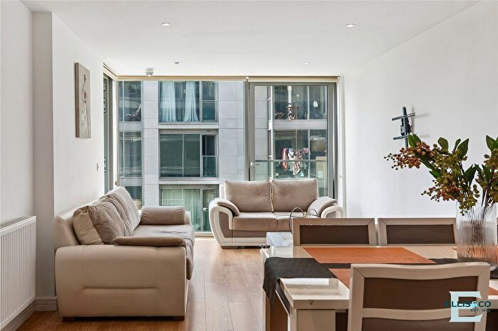 2 Bedroom Flat For Sale In Waterside Way, London, N17