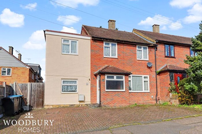 4 Bedroom End Of Terrace House For Sale In Lushes Road, Loughton, IG10