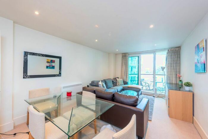 2 Bedroom Flat To Rent In Ensign House, Vauxhall, London, SW8