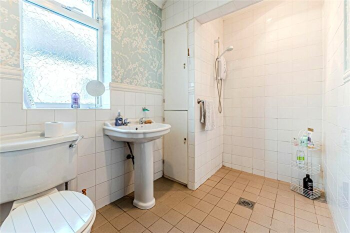 1 Bedroom Bungalow For Sale In Vesper Gardens, Kirkstall, Leeds, LS5