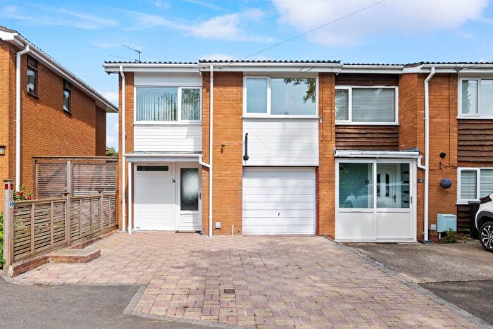 4 Bedroom End Of Terrace House For Sale In Yew Tree Close, Worcester., WR5
