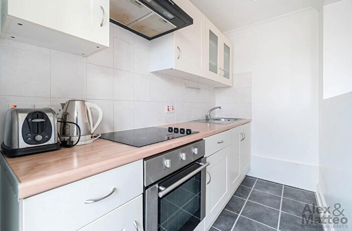 1 Bedroom Flat To Rent In Ritchie House, Canada Water, SE16