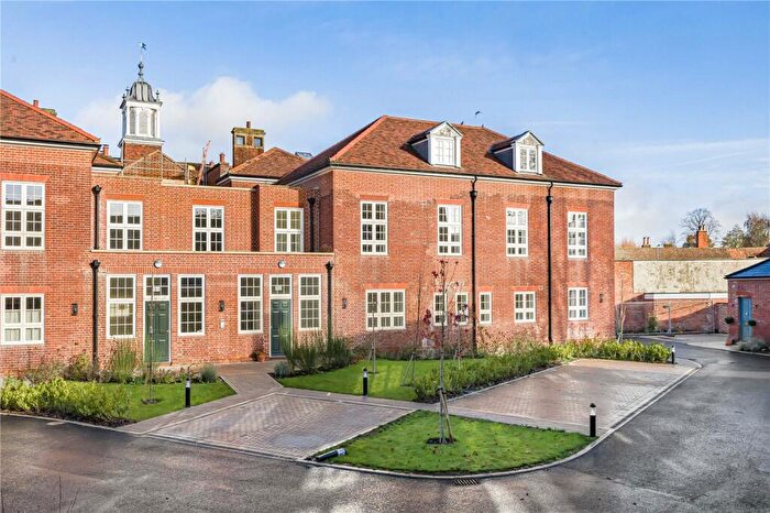 1 Bedroom Apartment For Sale In St Peters Mews, The Parade, Marlborough, Wiltshire, SN8