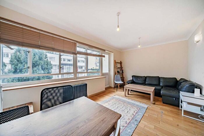 3 Bedroom Flat For Sale In Churchill Gardens, London, SW1V