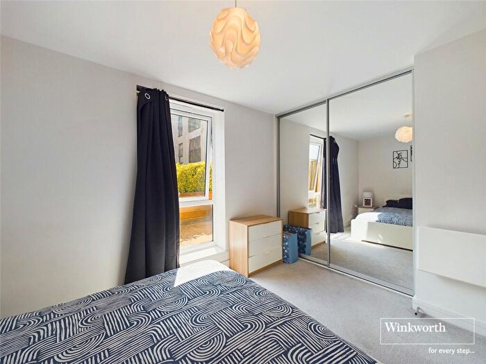 1 Bedroom Apartment For Sale In Drake Way, Reading, Berkshire, RG2