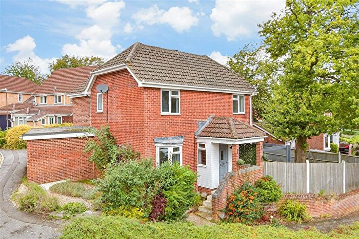 4 Bedroom Detached House For Sale In Olivine Close, Walderslade Woods, Chatham, Kent, ME5