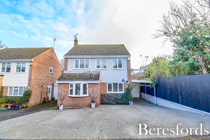 3 Bedroom Detached House For Sale In The Coppice, Kelvedon Hatch, CM15