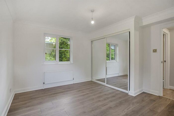 2 Bedroom Apartment For Sale In Sunning House, Sunninghill, SL5