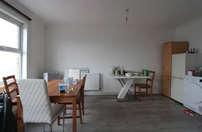4 Bedroom Flat To Rent In Tulse Hill, Brixton, SW2