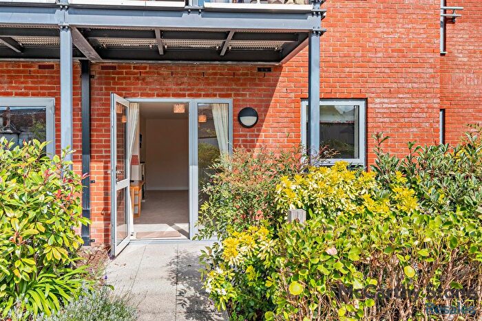 2 Bedroom Flat For Sale In Monument Place, Endless Street, Salisbury, SP1