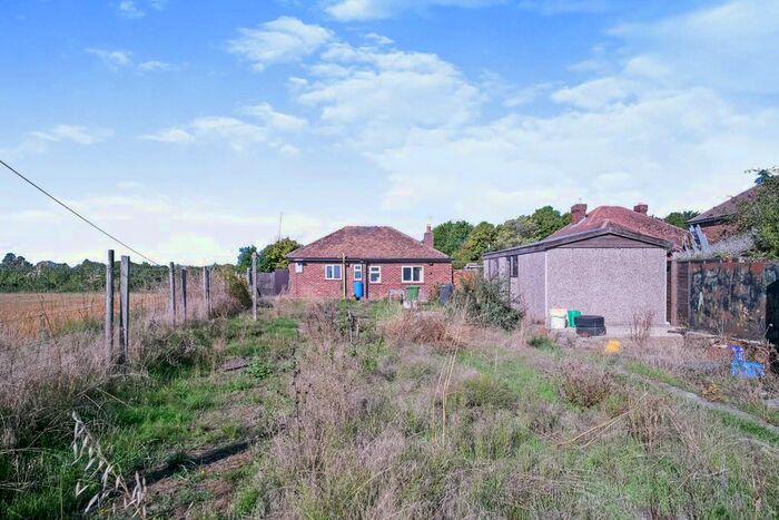 2 Bedroom Bungalow For Sale In Cambridge Road, Barton, Cambridge, CB23