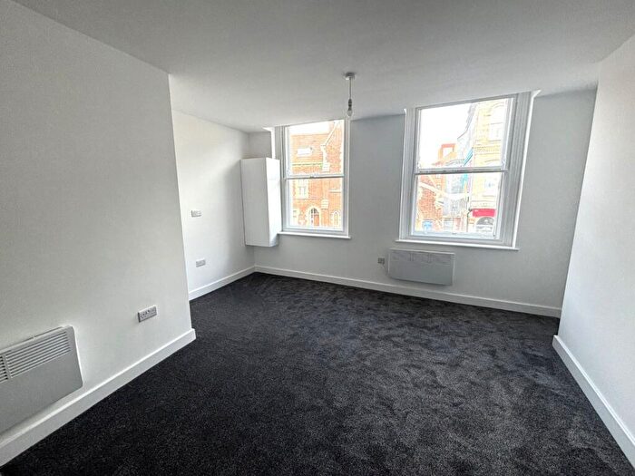 2 Bedroom Flat To Rent In High Street, Gosport, Hampshire, PO12