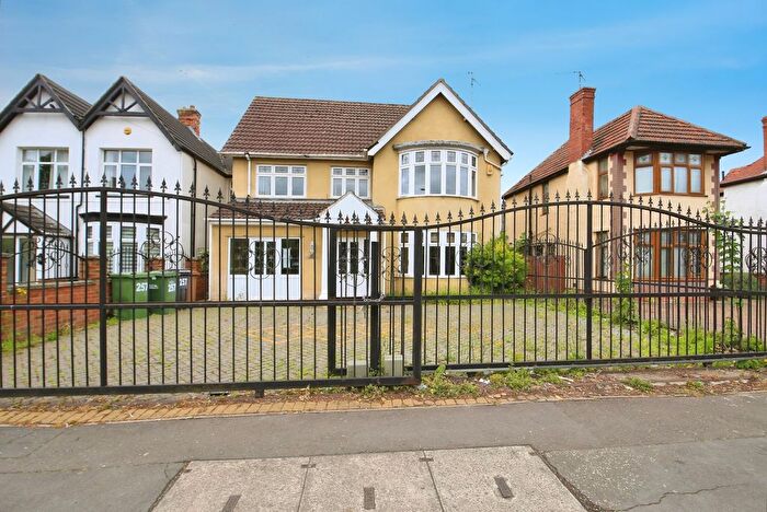 6 Bedroom Detached House For Sale In Park Road, Peterborough, Cambridgeshire, PE1