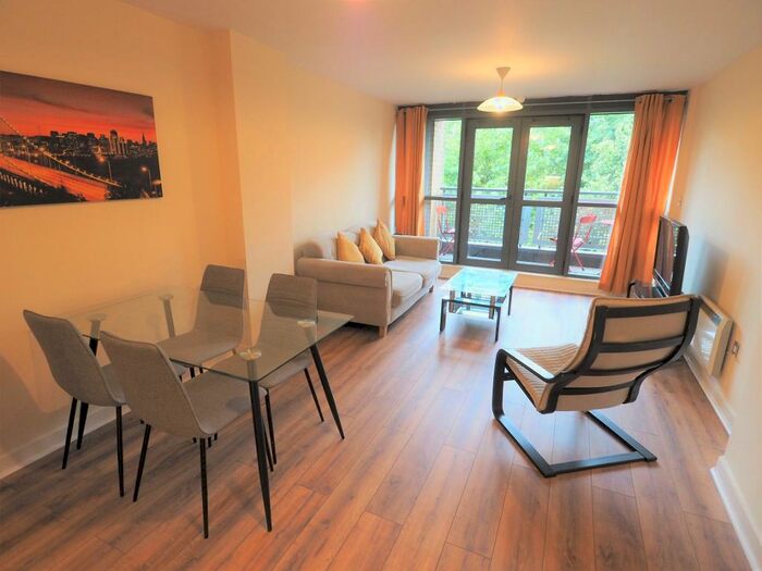 2 Bedroom Apartment To Rent In Queens Dock Avenue, Hull, HU1