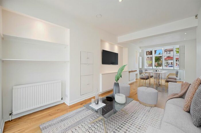 4 Bedroom Terraced House To Rent In Taunton Close, North Cheam, Sutton, SM3