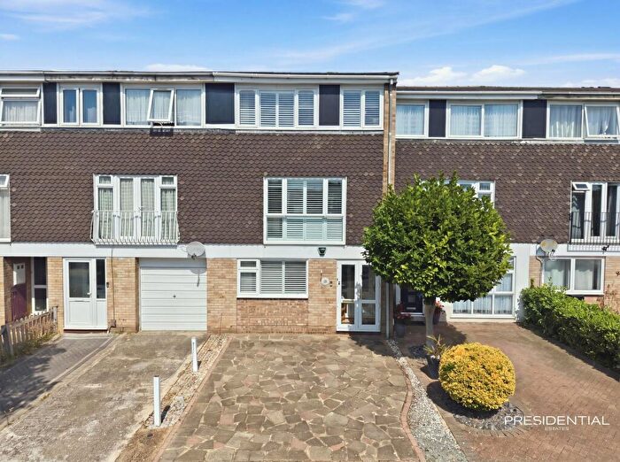 4 Bedroom Terraced House For Sale In Greenwood Drive, Highams Park, E4