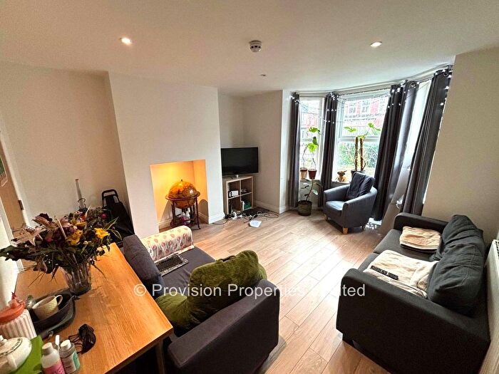 5 Bedroom End Terrace House To Rent In Cardigan Road, Hyde Park, Leeds, LS6