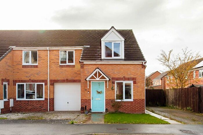 3 Bedroom Semi-Detached House For Sale In Croft House Way, Bolsover, S44