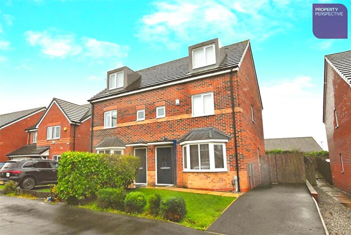 3 Bedroom Terraced House For Sale In Rowan Tree Road, Oldham, OL8