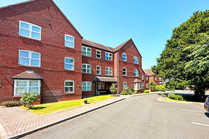 2 Bedroom Apartment For Sale In Downing Close, Knowle, B93