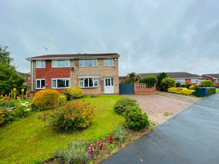 3 Bedroom Semi-Detached House To Rent In All Hallowes Drive, Tickhill, Doncaster, DN11