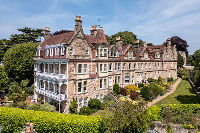 3 Bedroom Apartment For Sale In Lansdown Grove, Bath, BA1