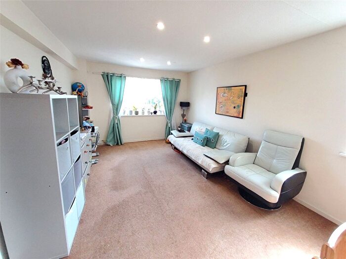 1 Bedroom Flat To Rent In Buckingham Road, Harrow, HA1