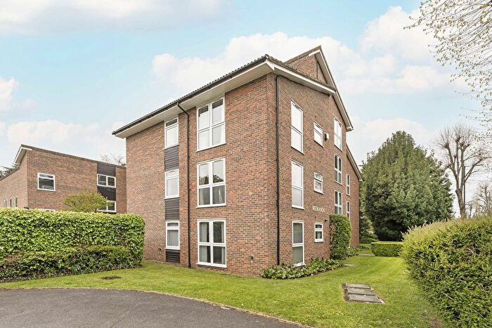 2 Bedroom Flat To Rent In Cromwell Road, Teddington, TW11