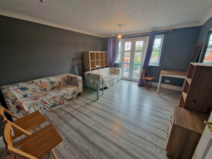 2 Bedroom Apartment To Rent In Earls Meade, Luton, LU2