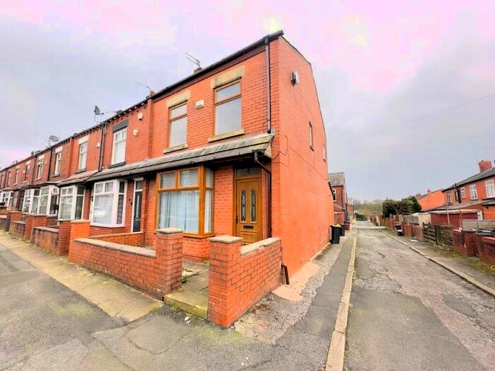 3 Bedroom End Of Terrace House To Rent In Poplar Avenue, Sharples, Bolton, BL1