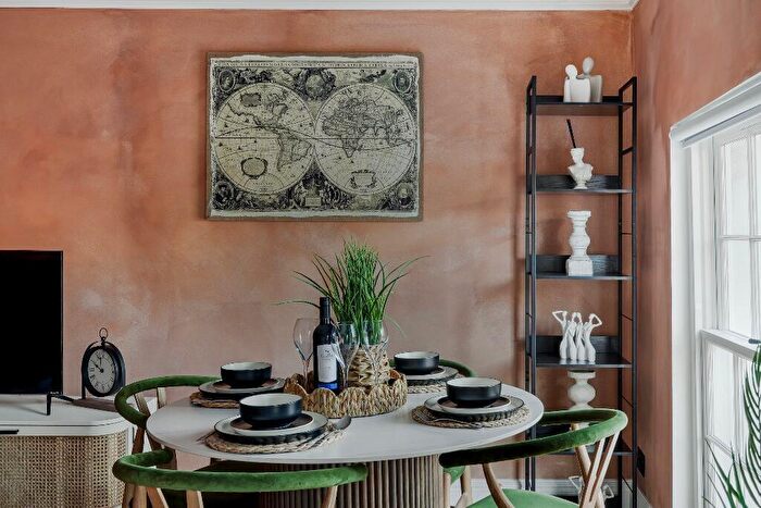 2 Bedroom Apartment To Rent In Caledonian Road, London, N1