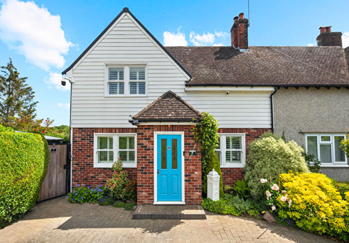 4 Bedroom Semi-Detached House For Sale In Park Avenue, Harlow, Essex, CM17