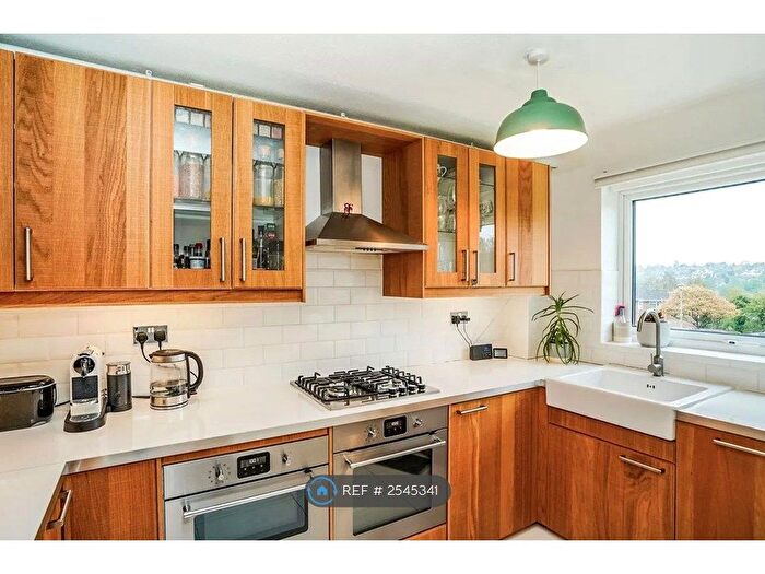 2 Bedroom Flat To Rent In Chiltern Park Avenue, Berkhamsted, HP4