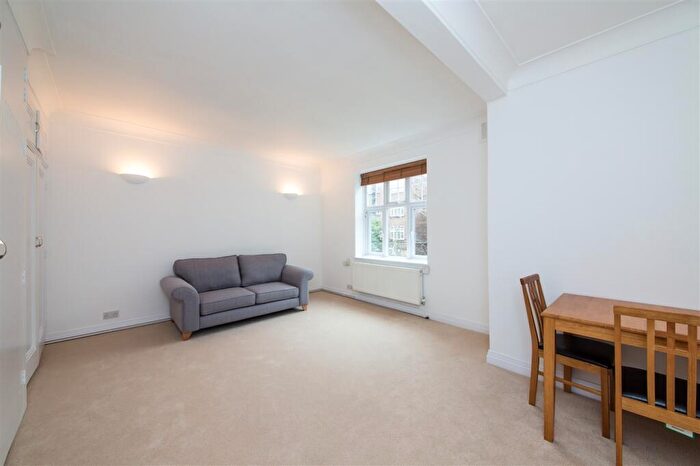 Apartment To Rent In Belsize Grove, London, NW3