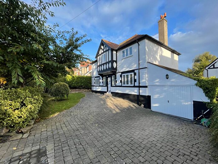 4 Bedroom House To Rent In Vicarage Road, Llandudno, LL30
