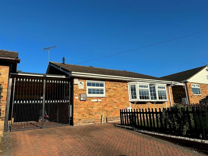 2 Bedroom Detached Bungalow To Rent In Birch Copse, Bricket Wood, St.Albans, AL2