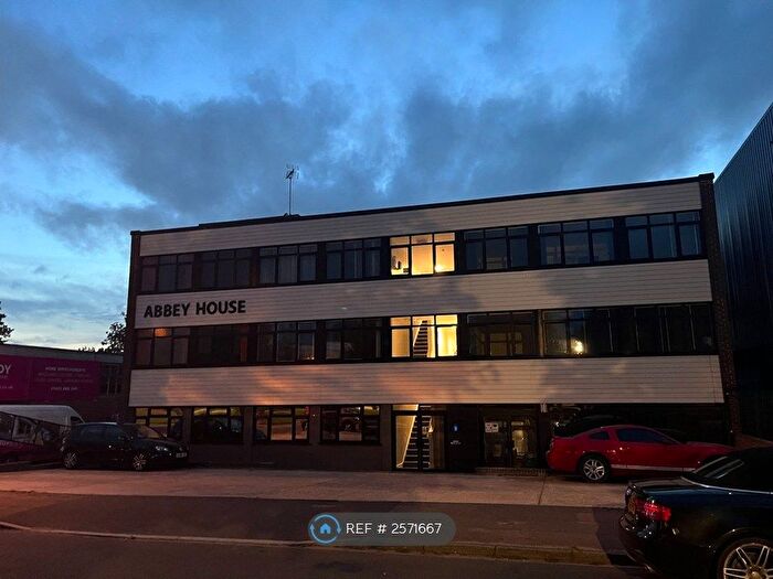 1 Bedroom Flat To Rent In Abbey House, Horsham, RH13