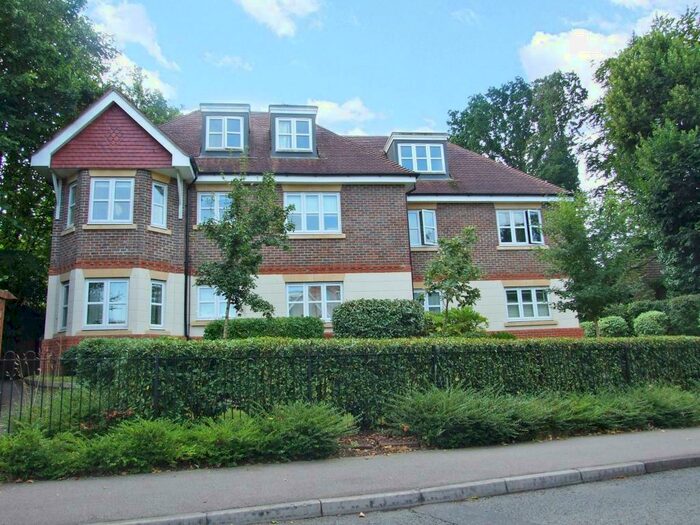 2 Bedroom Apartment To Rent In Glendower, Crowthorne Road, Bracknell, Berkshire, RG12