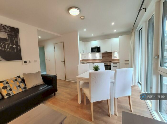 1 Bedroom Flat To Rent In Blondin Way, London, SE16