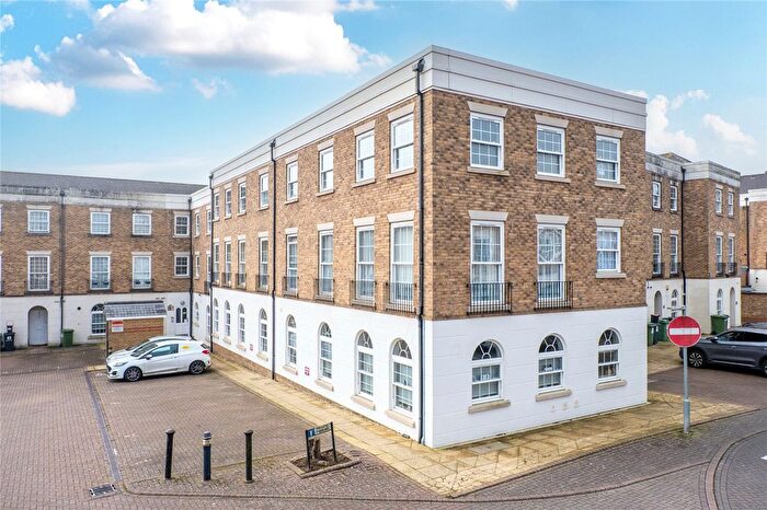 2 Bedroom Flat For Sale In Marigold Way, Maidstone, Kent, ME16