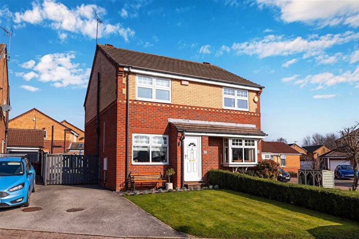 2 Bedroom Semi Detached House For Sale In Hopefield Green, Rothwell, Leeds, LS26