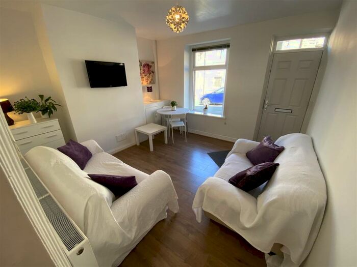 4 Bedroom Private Hall To Rent In Vine Street, Lancaster, LA1