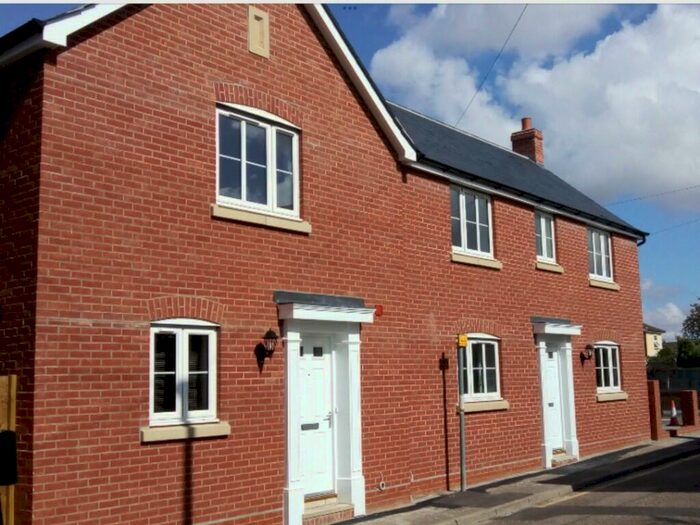 3 Bedroom Semi-Detached House To Rent In New Park Street, Colchester, Essex, CO1