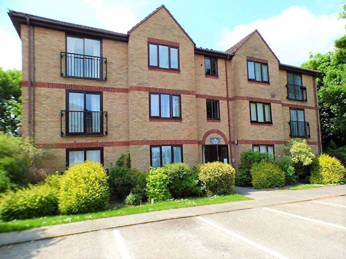 2 Bedroom Flat To Rent In The Maltings Beale Street -, LU6